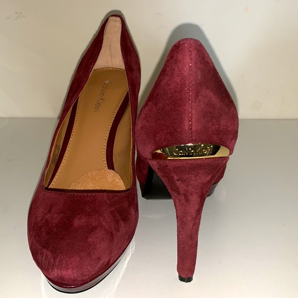 Heels - Picture 2 of 3